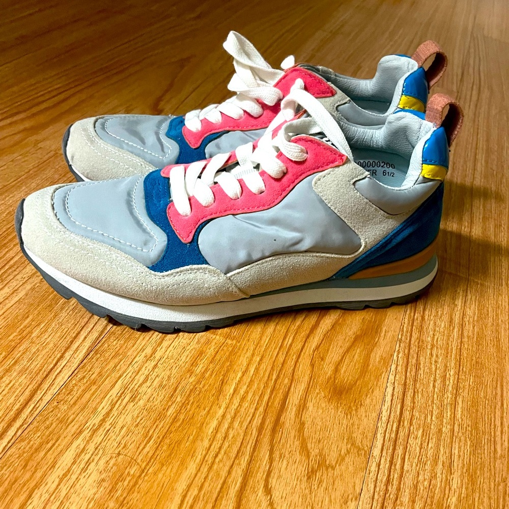 Shushop tennis shoes